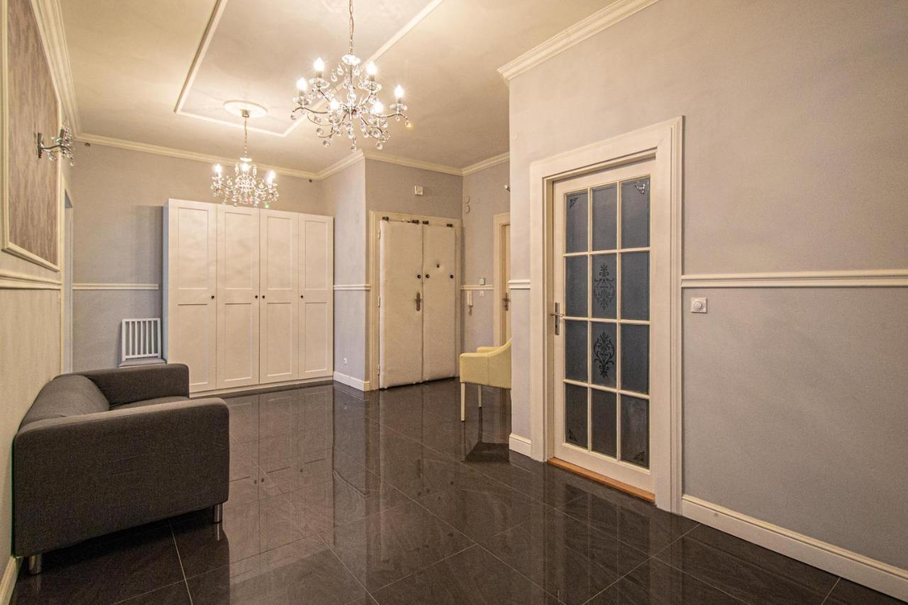 Luxury 150m2 On Wencelas Square With Private Garage * Praha